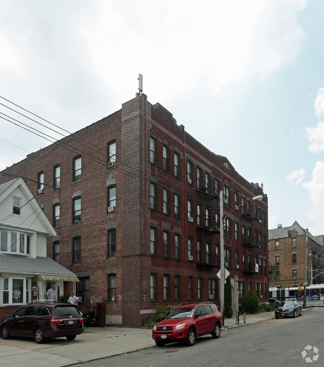 Building Photo - Lillian Court