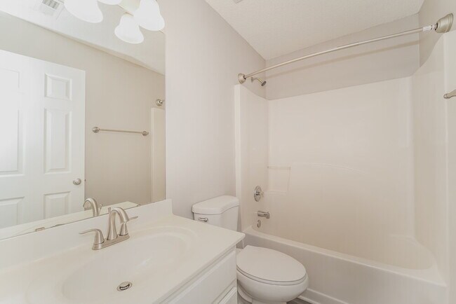 Building Photo - 10315 Wakerobin Ln