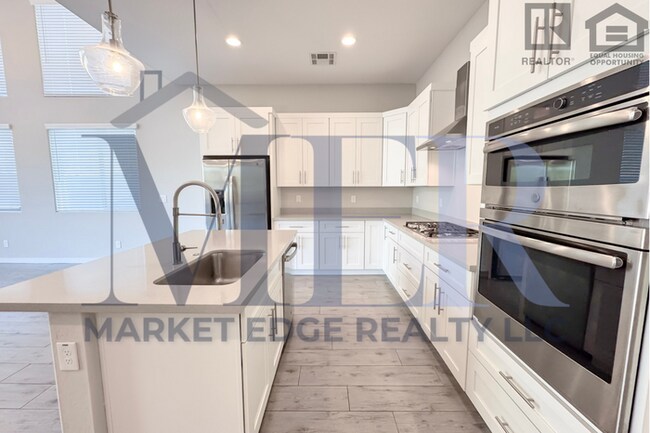 Building Photo - 2Bed/2.5Bath Home in Cave Creek! $399 MOVE...