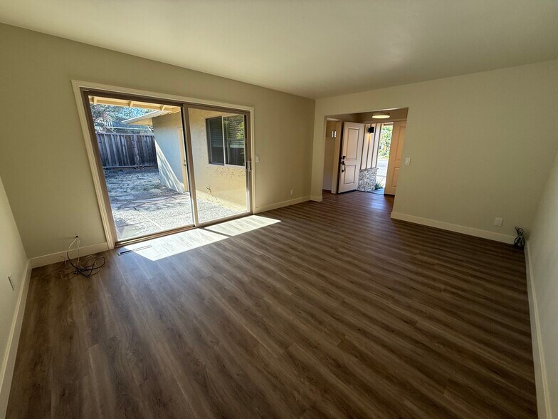 Building Photo - 15900 Los Gatos Almaden Rd