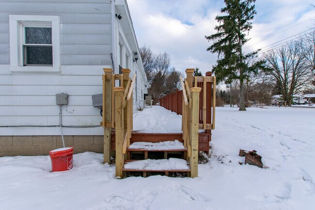 Building Photo - 3083 Ready Rd