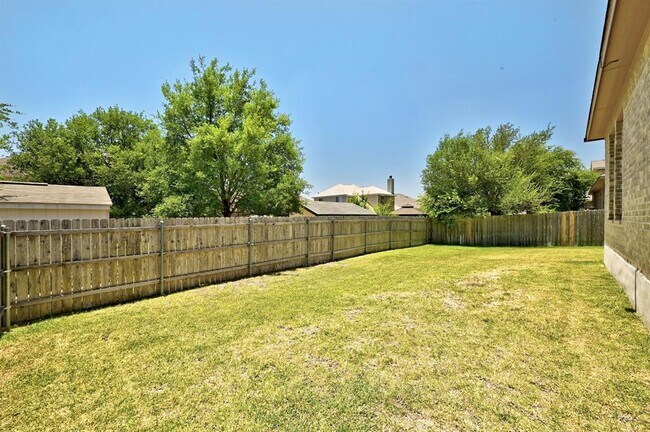 Building Photo - 510 Rolling Brook Ln