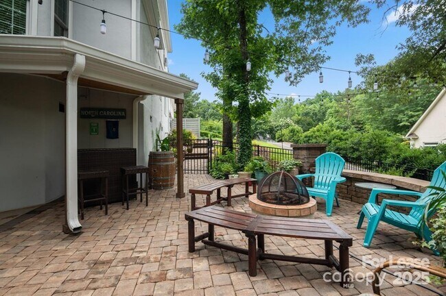 Building Photo - 16308 Autumn Creek Ct