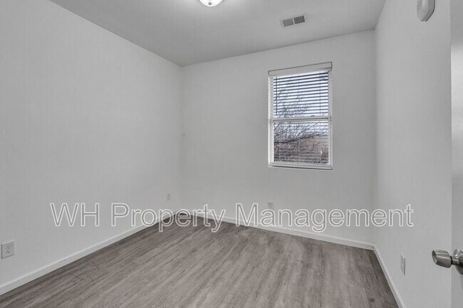 Building Photo - 265 E Old Hickory Blvd