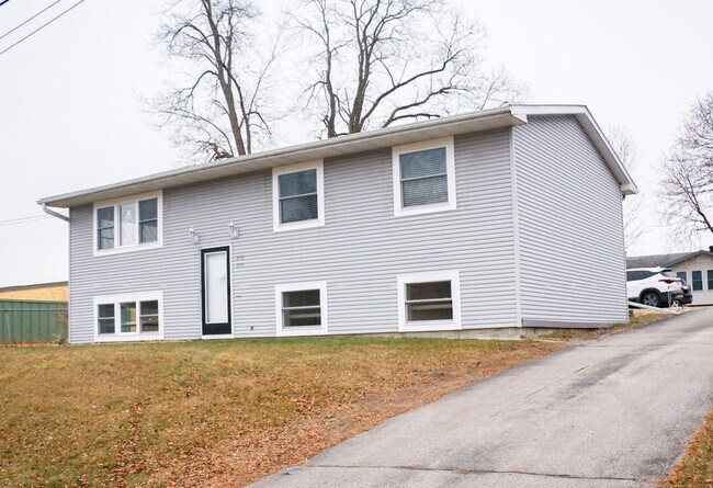 Exterior - 214 Larch Ave