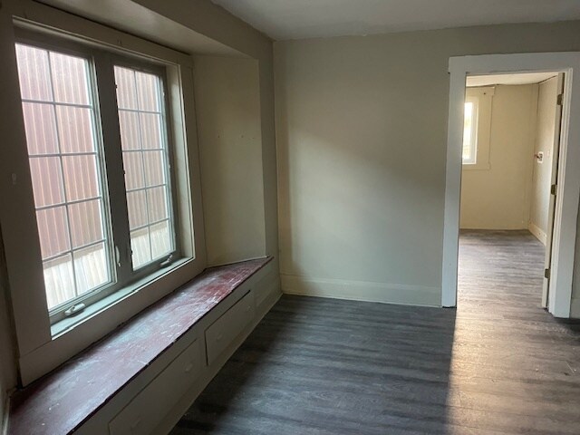 Building Photo - 108 Miller St