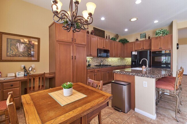 Building Photo - 43424 Bordeaux Dr