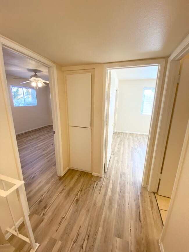 Building Photo - 2 Bedroom 1.5 Bath Townhouse in Fountain Hills