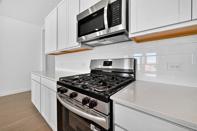 Building Photo - 3028 Avenida Sonoma Dr