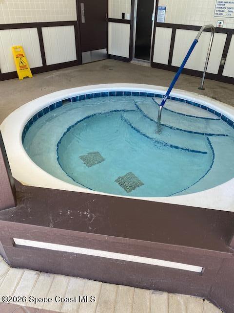 Building Photo - 9045 South Dr