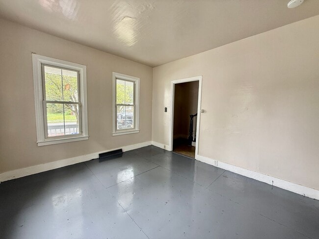 Building Photo - Spacious 2 Bedroom Home FOR RENT in Millvi...