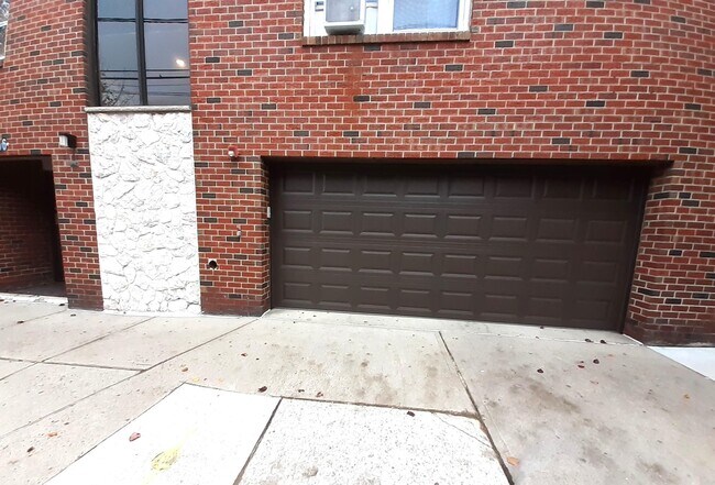 Building Photo - 116 71st St