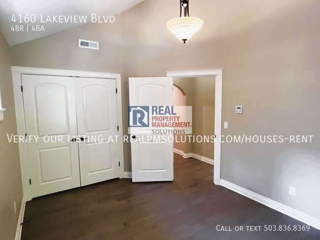 Building Photo - 4160 Lakeview Blvd