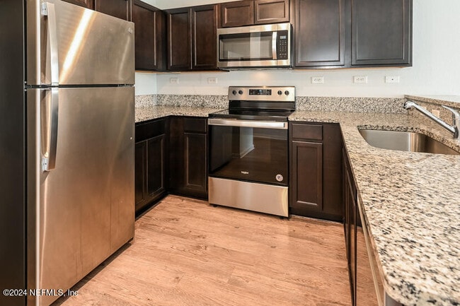 Building Photo - 541 EISEMAN Way