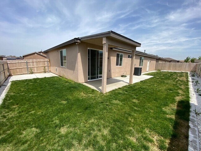 Building Photo - Charming home located in Arbor Gates community. Coming soon!