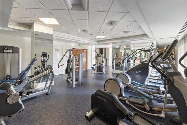 Building Photo - 8100 River Rd