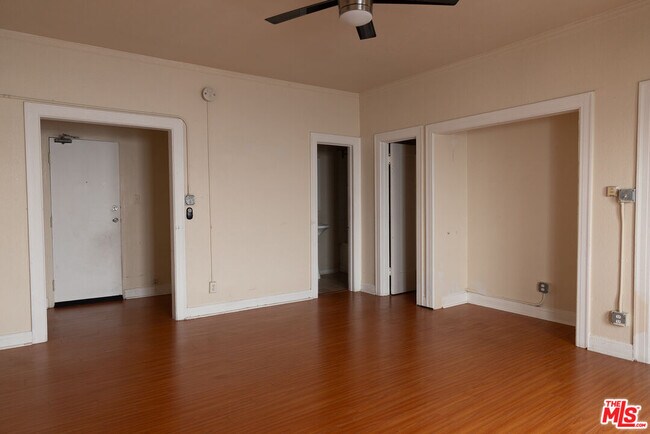 Building Photo - 661 Shatto Pl