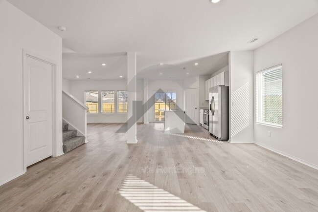 Building Photo - 10809 Mason Dr