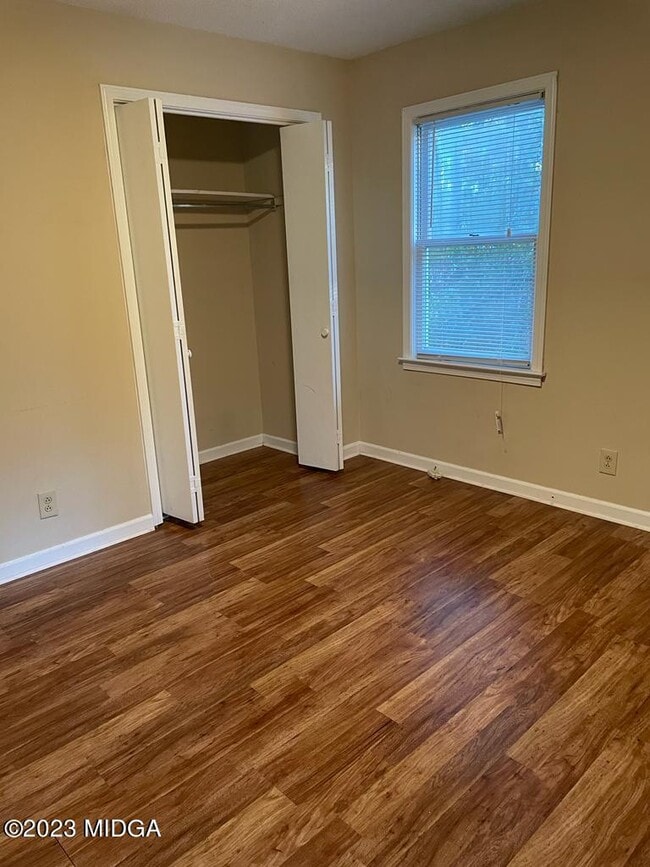 Building Photo - 5161 Nisbet Dr