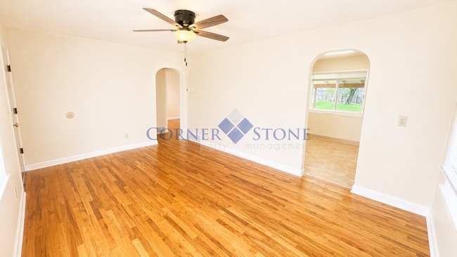 Building Photo - MOVE IN TODAY FOR MAY RENT FREE!