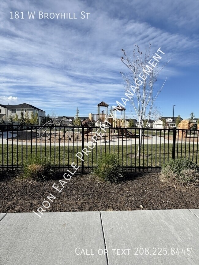 Building Photo - 181 W Broyhill St