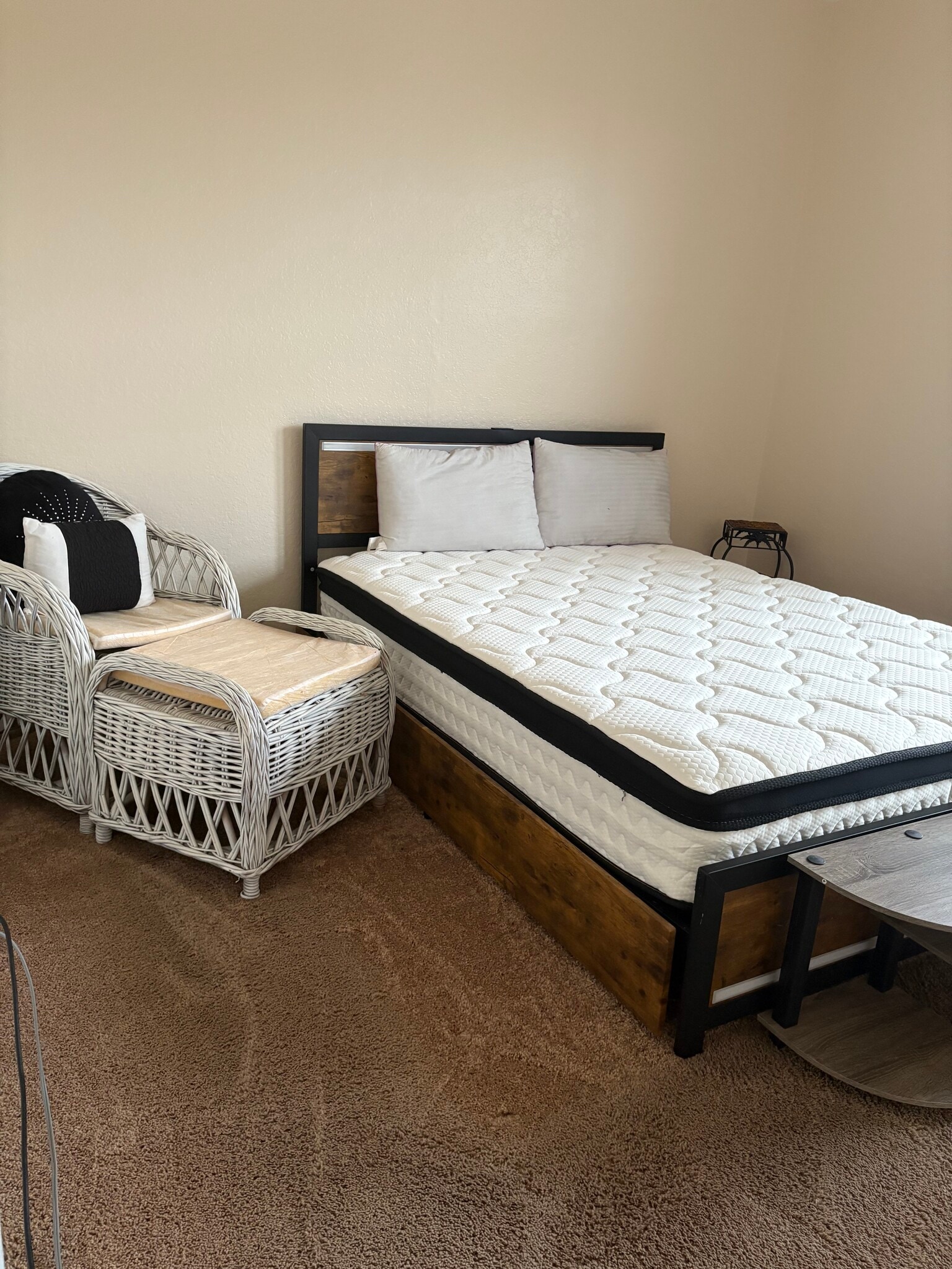 Bedroom 2 Furnished - 833 Millbrae Ct