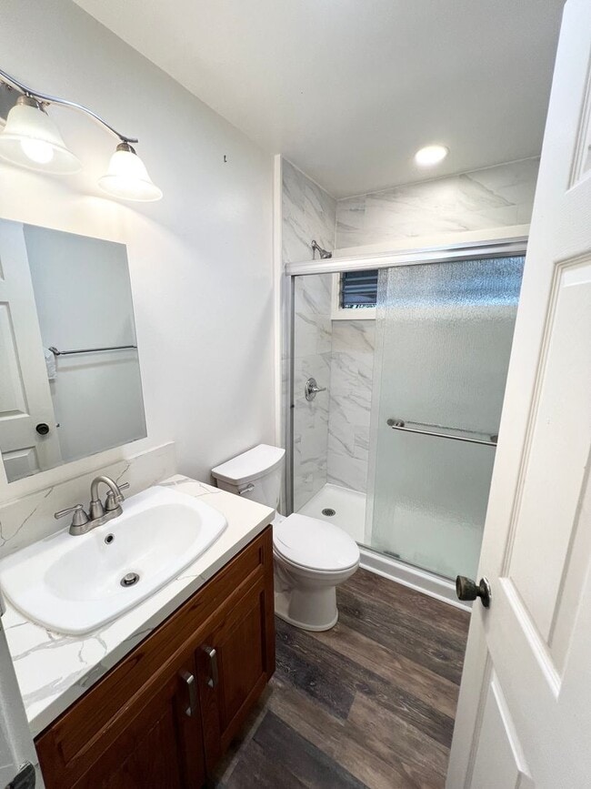 Building Photo - ALL UTILITIES INCLUDED! 4 bed, 1 bathroom ...