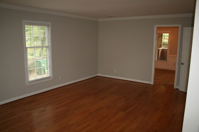 Building Photo - Live at the Center of Modern Conveniences ...