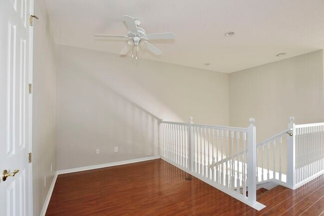 Building Photo - Spacious 4/2.5 Townhome in Gated Community in Avalon Park - Orlando