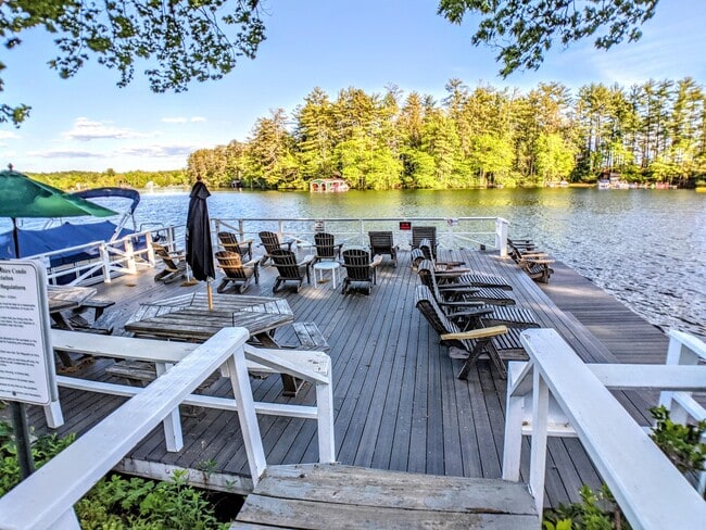 Building Photo - 885 Laconia Rd