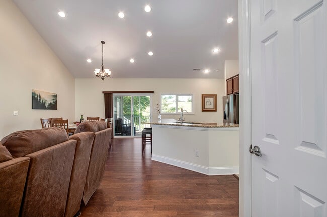 Building Photo - 134 Daleyuhski Way