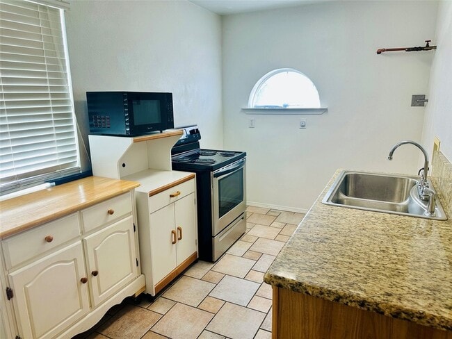 Building Photo - 12366 Legacy Ln