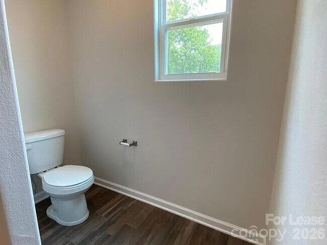 Building Photo - 216 Caffee Dr
