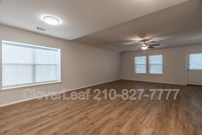 Building Photo - 802 Amber Knoll