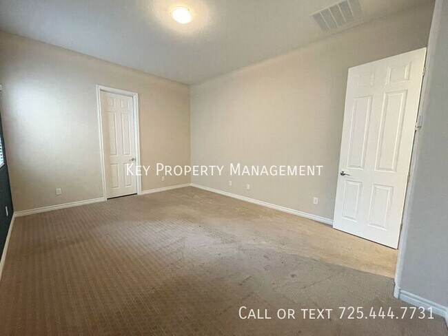 Building Photo - SPACIOUS AND UPGRADED 4 BEDROOM HOME NEAR ...