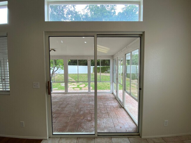 Building Photo - Spacious 3 Bedroom, 2 Bath located in Treasures of Caste Creek Community!