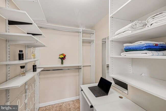 Building Photo - 1067 Gardenview Loop