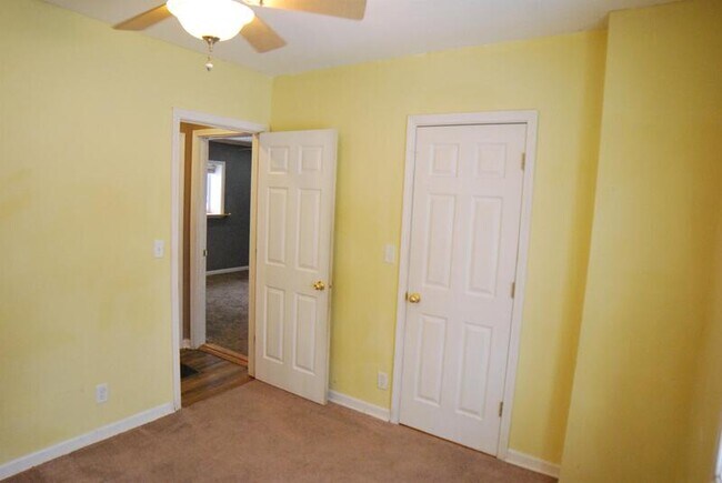 Building Photo - 655 36th St NE