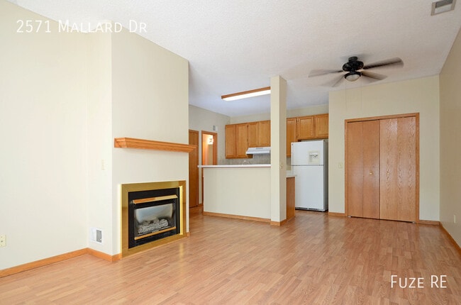 Building Photo - 2571 Mallard Dr