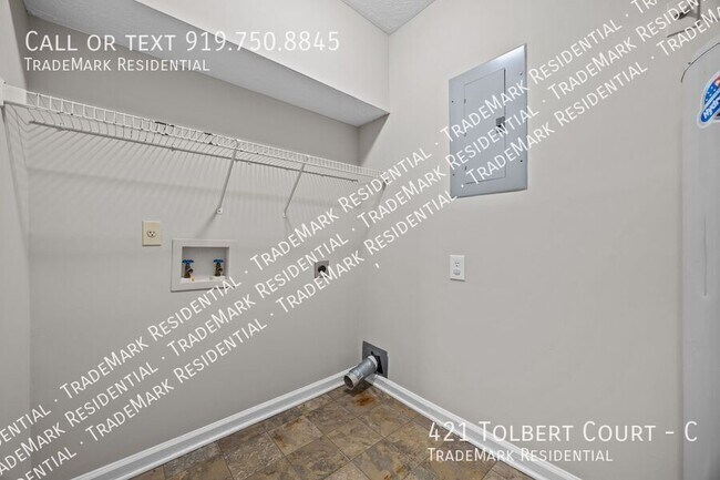Building Photo - 421 Tolbert Ct