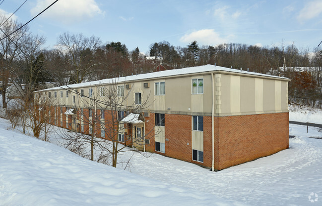 Building Photo - Oak Hill Manor Apartments