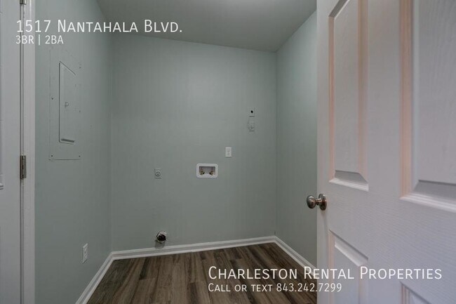 Building Photo - 1517 Nantahala Blvd