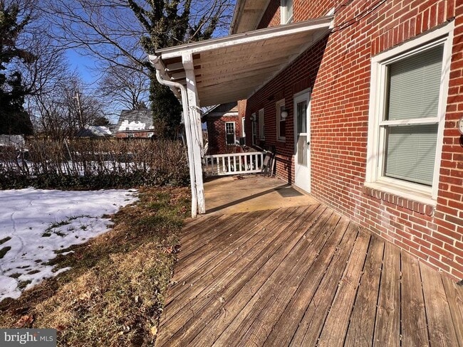 Building Photo - 2268 READING