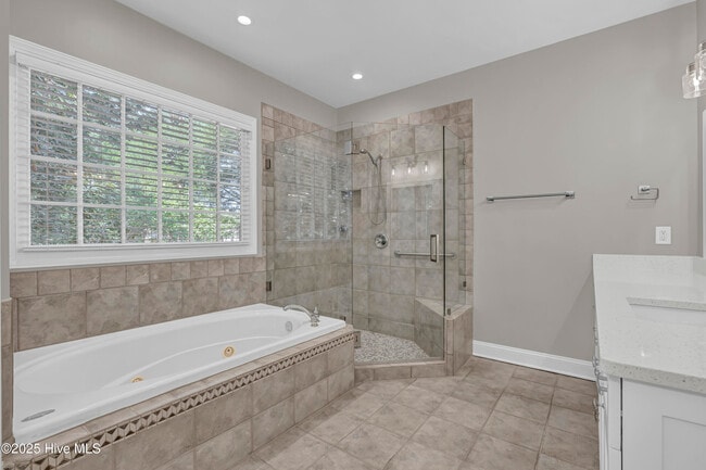 Building Photo - 844 Arboretum Dr