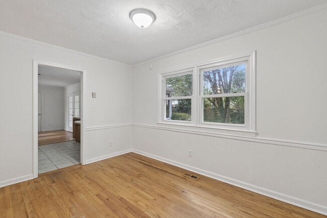 Building Photo - Lakeville Estates