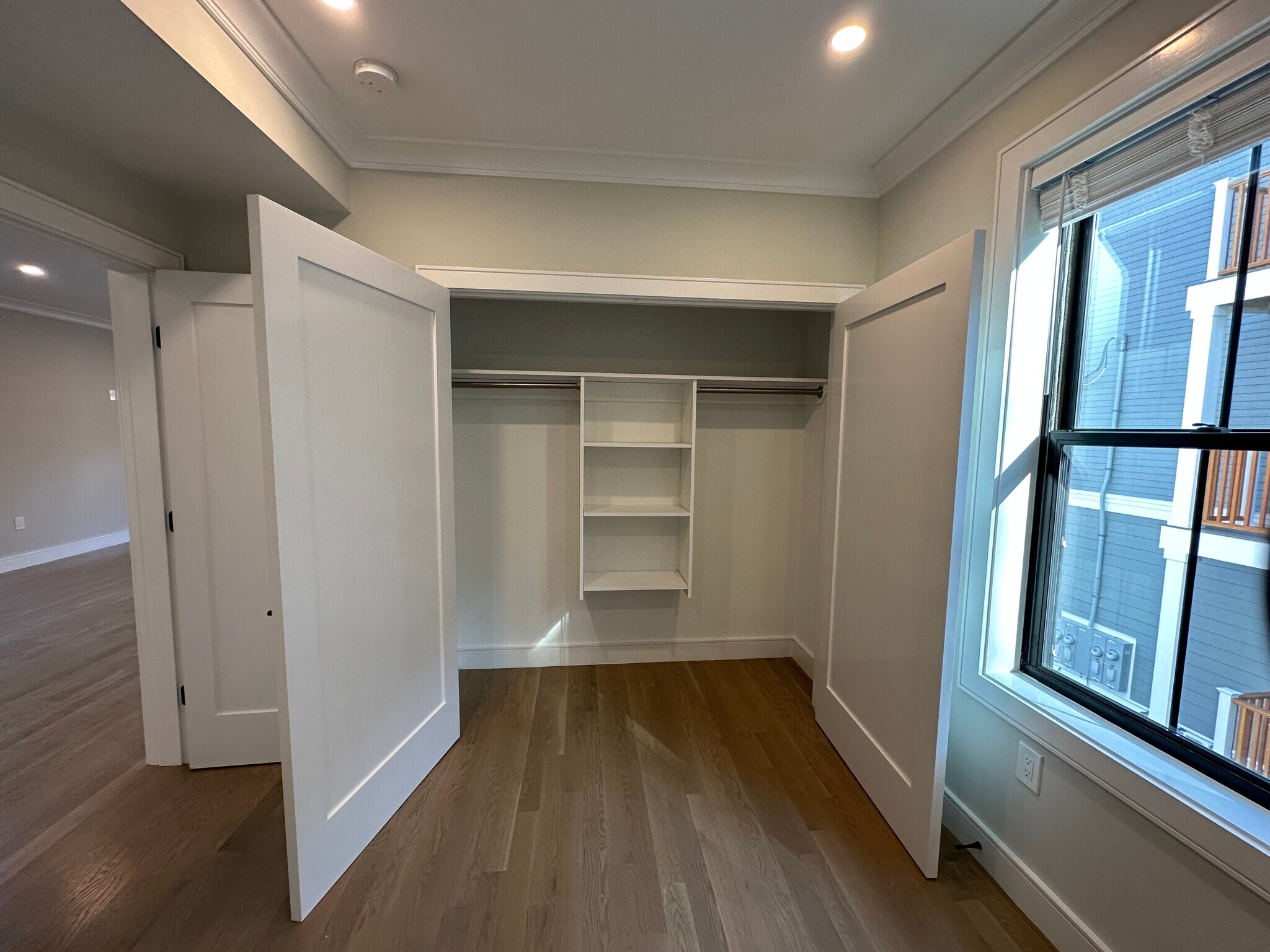 Building Photo - 279 Lamartine St