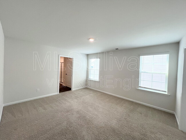 Building Photo - 2932 Egert Dr