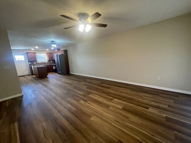 Building Photo - New Never Occupied - Brand New 2 bedroom 2 bath Duplex in Kimberling City, MO