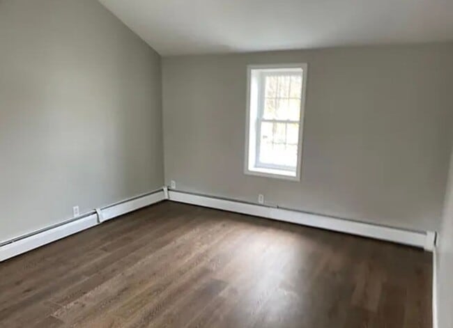 Building Photo - 240 Estes St