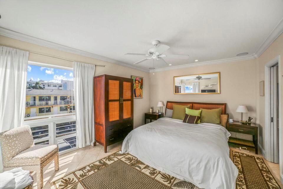 Building Photo - 4300 El Mar Dr